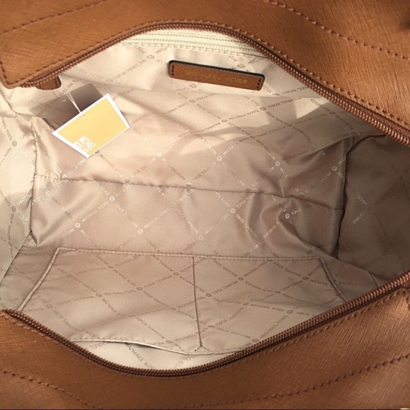 Last one✨Michael Kors jet set large chain tote - Picture 8 of 8